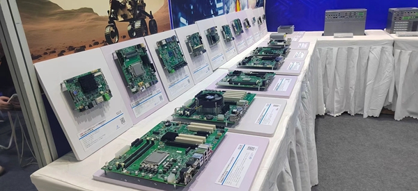 華北工控現(xiàn)場展出了國產(chǎn)化替代產(chǎn)品方案