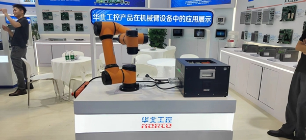 機械臂設(shè)備中的產(chǎn)品應(yīng)用展示